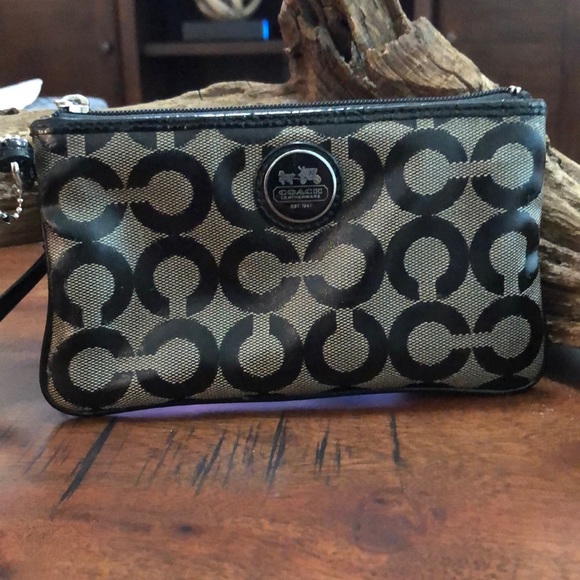 Coach Handbags - Coach Leather Signature Wristlet